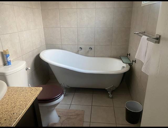 3 BEDROOM HOUSE TO LET IN BROMHOF